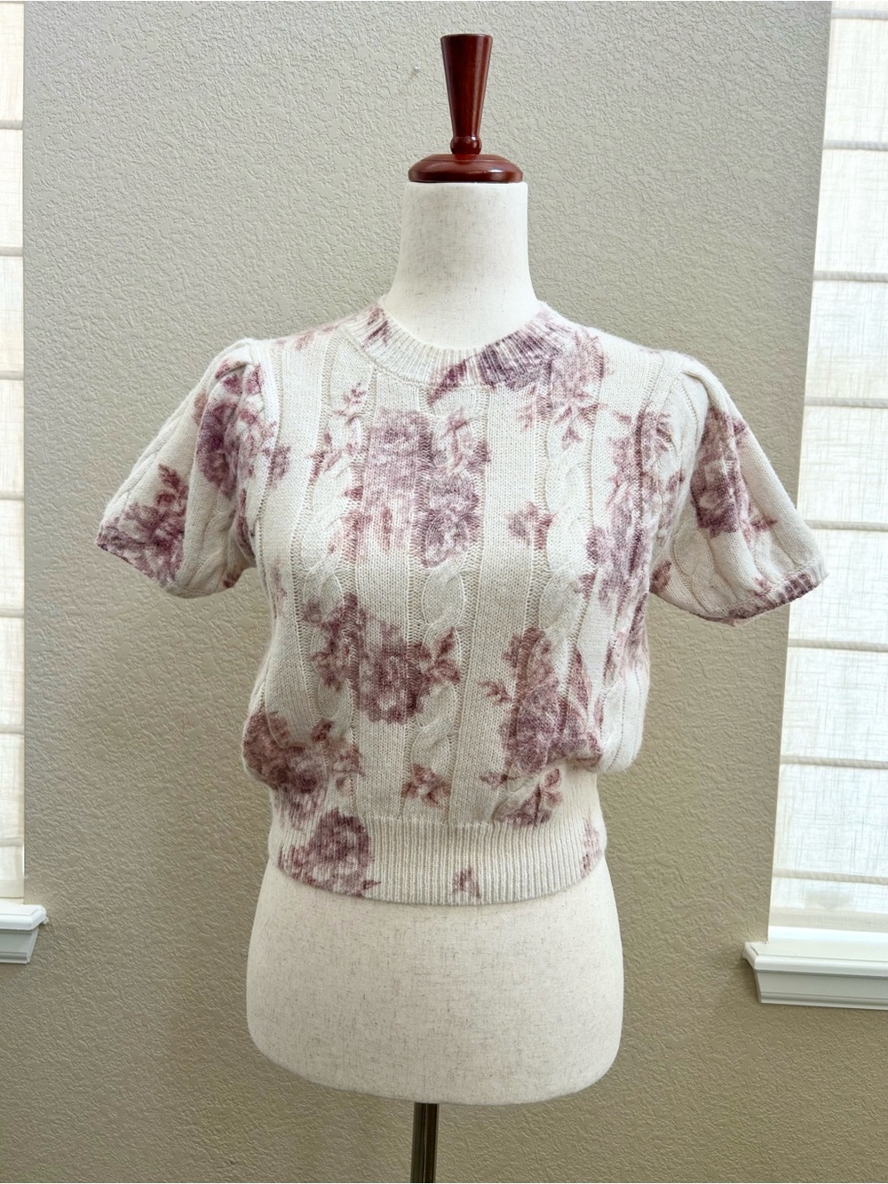Sincerely Jules  Print Short Sleeve Knit Top - Cream & Mauve XS